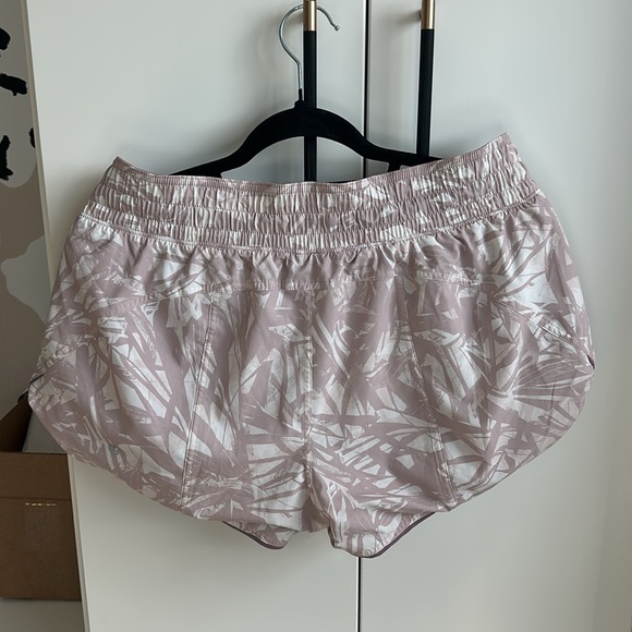 Reversible Lululemon shorts, size 10 - Picture 2 of 6
